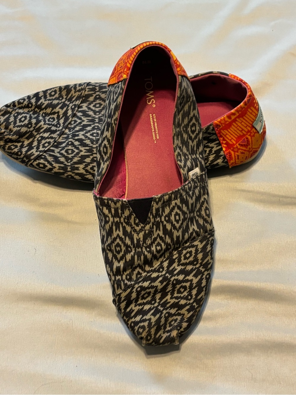 TOMS Women's Classic Slip-On — Navy Ikat with Orange Accent